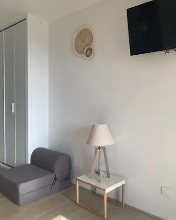 Proche Climatise Avec Parking *