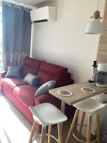 Proche Climatise Avec Parking Apartman